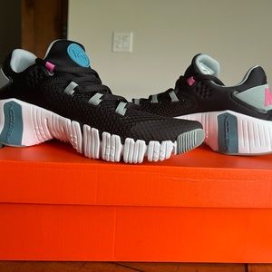 Womens Nike Free Metcon 4 Size 8